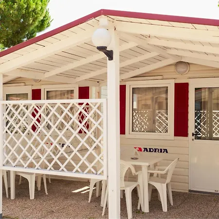 Centro Vacanze Spinnaker 假日公园 4*