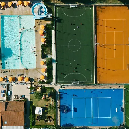 Centro Vacanze Camping Spinnaker 4*