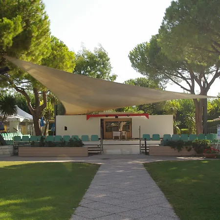 Centro Vacanze Spinnaker 4* Marina Palmense