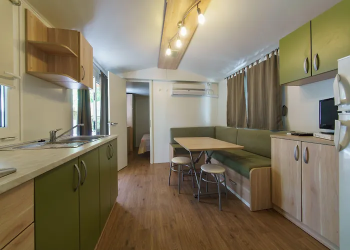 Centro Vacanze Spinnaker 4* Marina Palmense